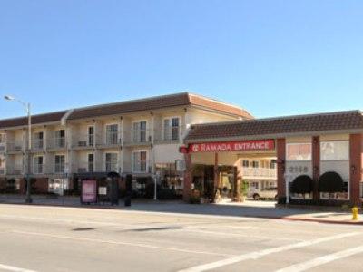 מלון Ramada By Wyndham פסדינה מראה חיצוני תמונה