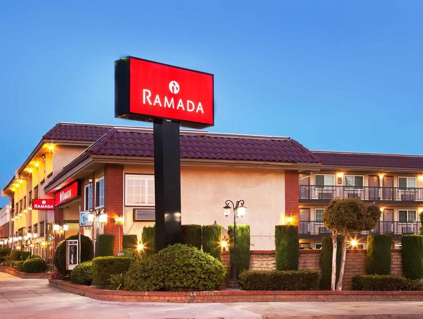 מלון Ramada By Wyndham פסדינה מראה חיצוני תמונה