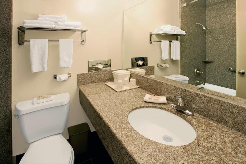 מלון Ramada By Wyndham פסדינה מראה חיצוני תמונה